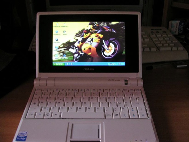 eeepc_touch9